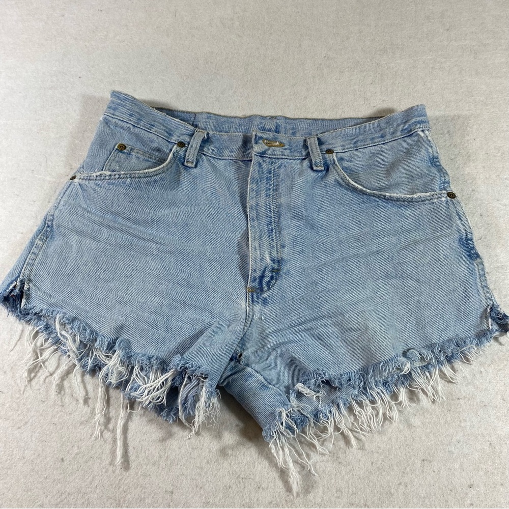 Wrangler Shorts woman’s 32” Distressed Frayed High Rise Denim jean Shorts